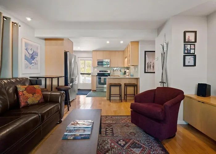 Relaxing 2 Bedroom Steps From Vail Resort