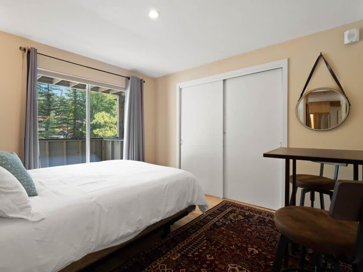 Relaxing 2 Bedroom Steps From Ferienhaus