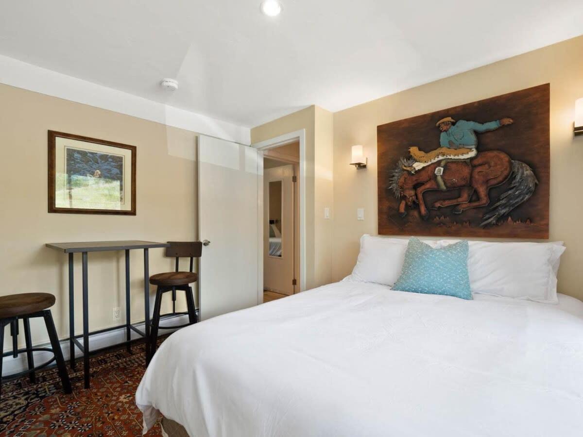 Relaxing 2 Bedroom Steps From Ferienhaus *